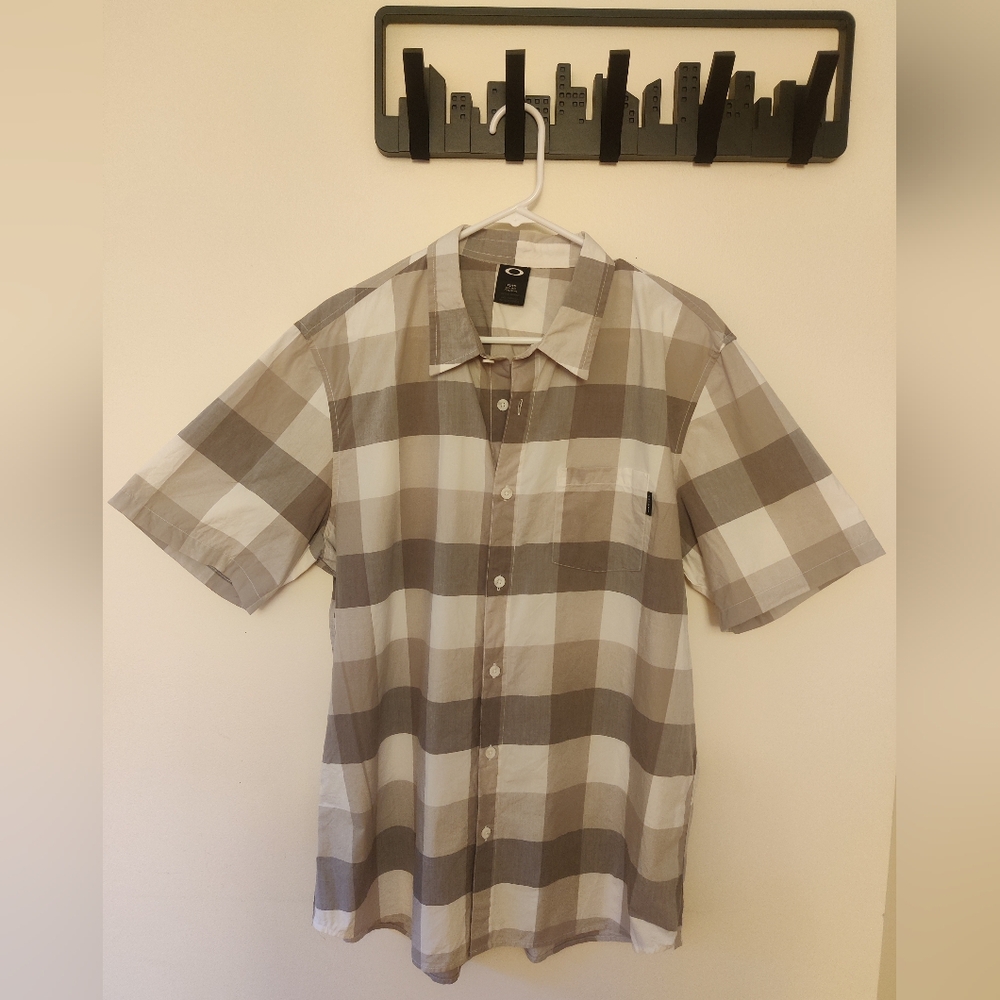 Oakley Men's Tan and White Checkered Shirt